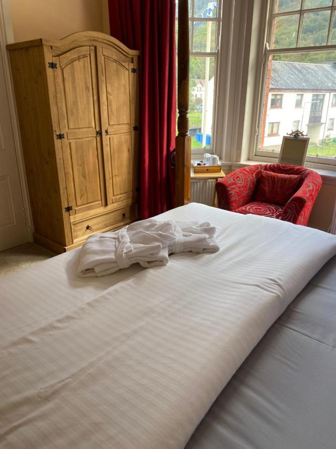 The Bank House Bed & Breakfast คินลอคคลีเวน ภายนอก รูปภาพ